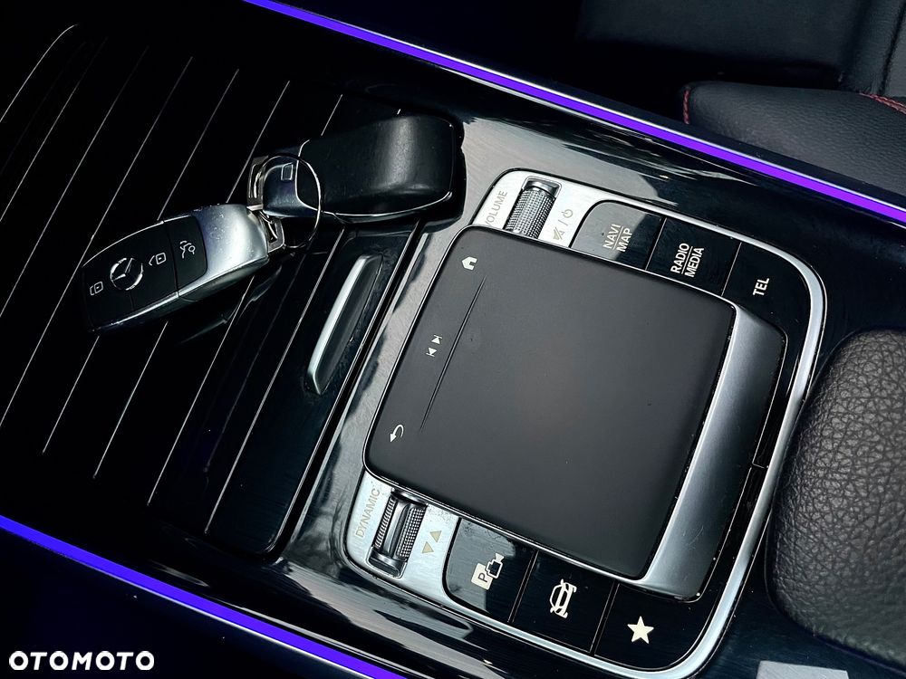 Mercedes-Benz GLB 200 7G-DCT AMG Line - 34