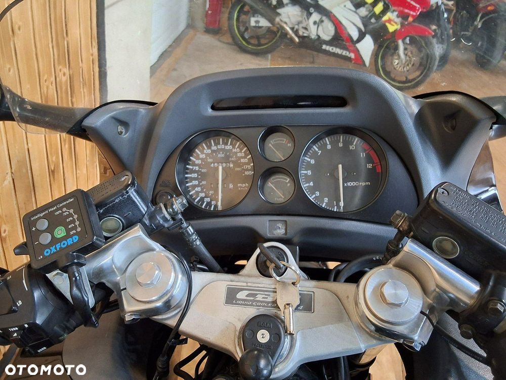 Honda CBR - 8