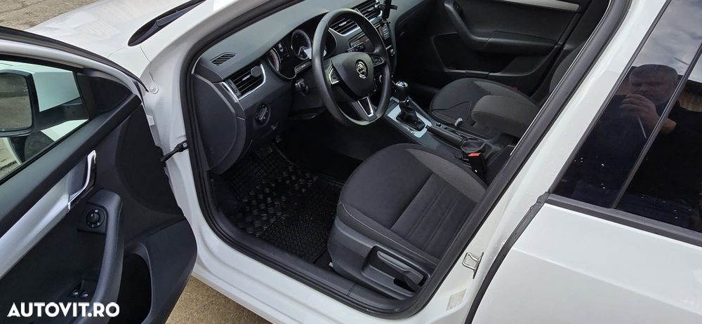 Skoda Octavia 1.0 TSI DSG Ambition - 6