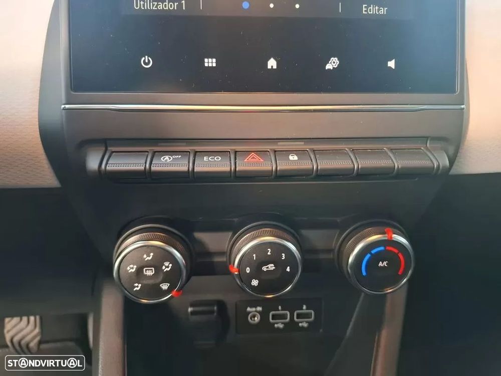 Renault Clio 1.5 Blue dCi Techno — fotografia 35