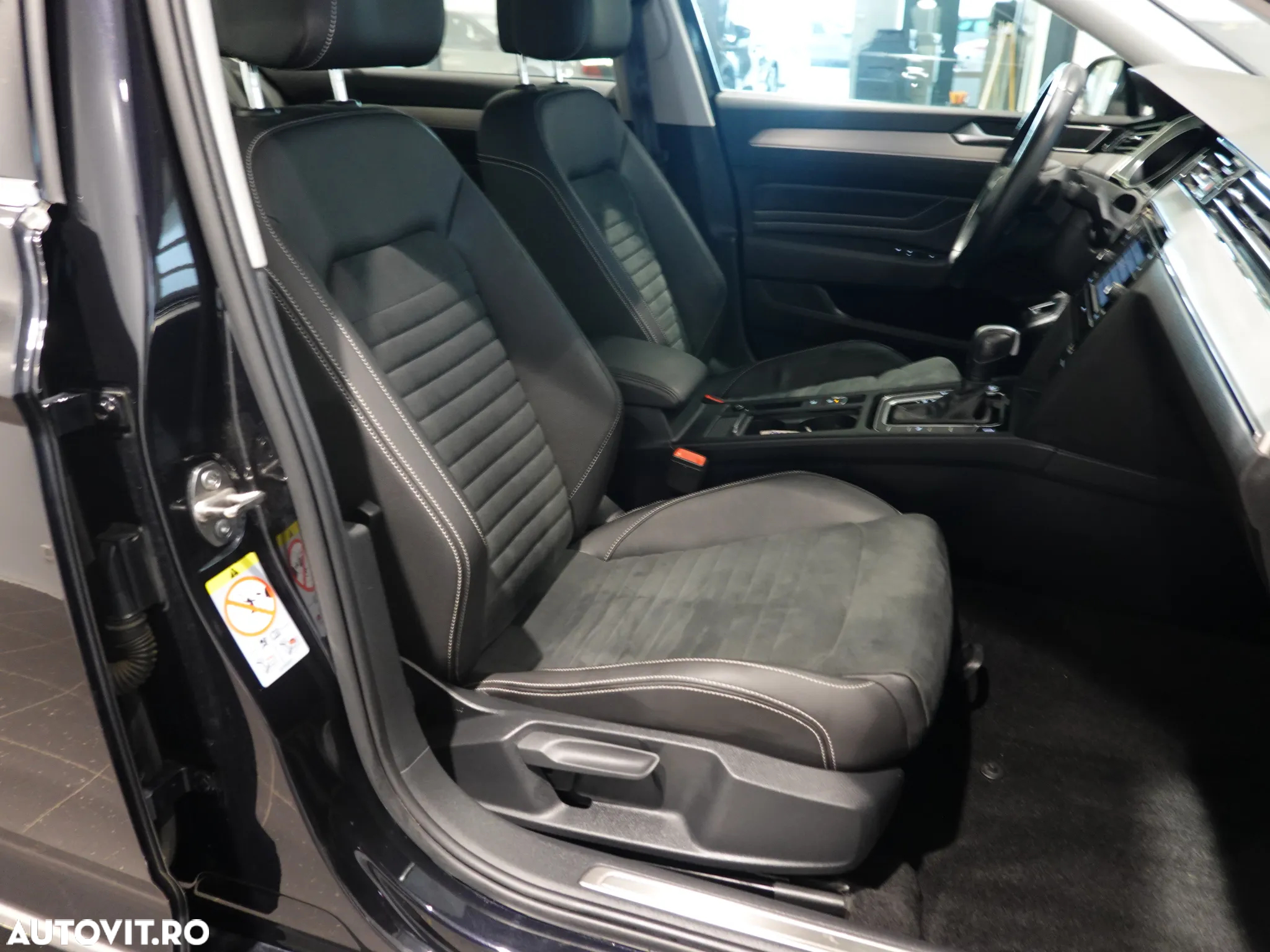 Volkswagen Passat - 32