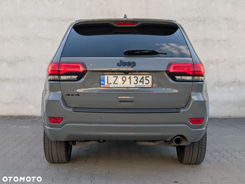 Jeep Grand Cherokee - 34