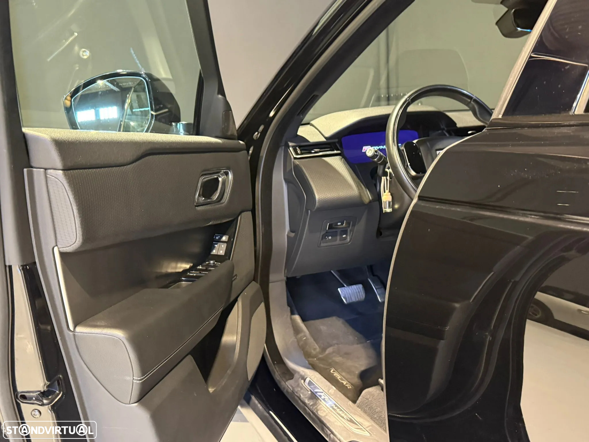 Land Rover Range Rover Velar 2.0 D R-Dynamic - 19