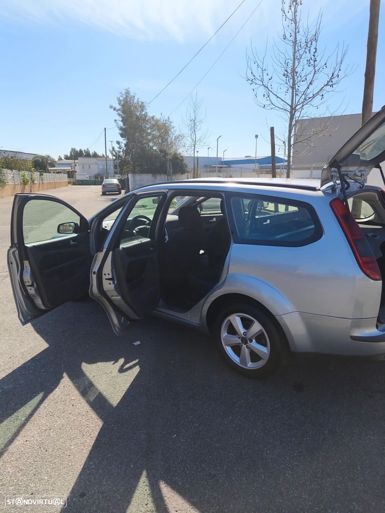 Ford Focus SW 1.6 TDCi Sport - 11