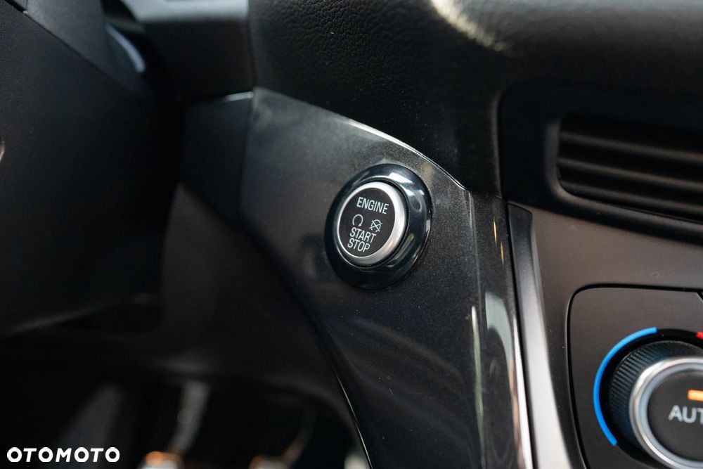 Ford Kuga 1.5 EcoBoost 2x4 ST-Line - 24