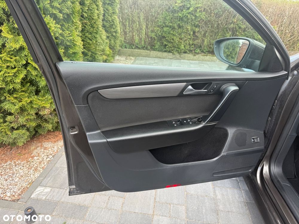 Volkswagen Passat - 28