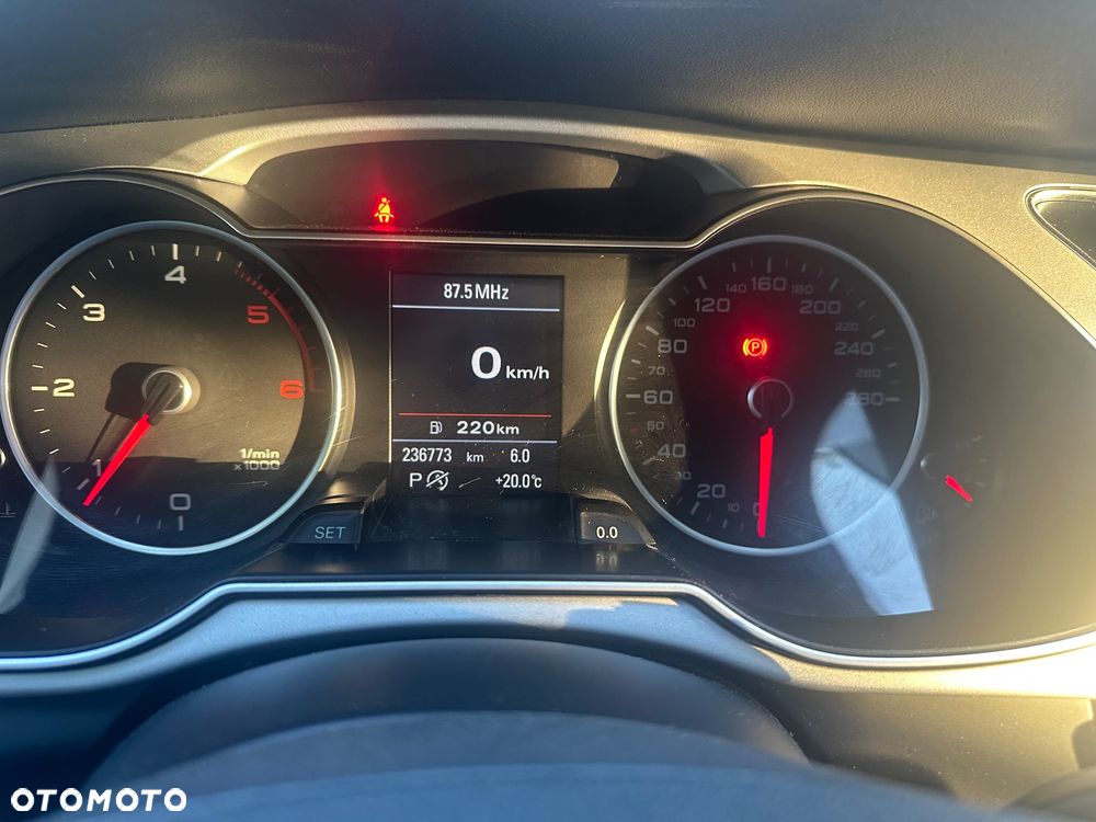 Audi A4 Avant 2.0 TDI S tronic - 16