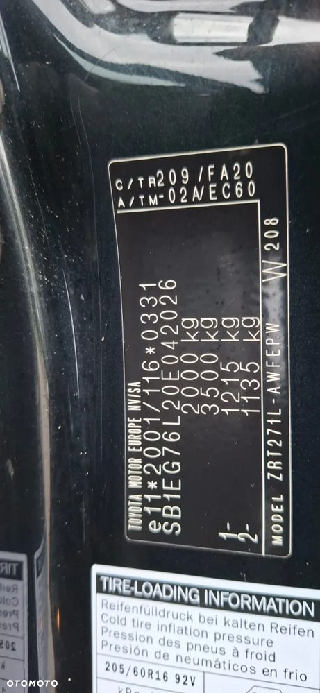 Toyota Avensis 1.8 Sol NAVI - 17