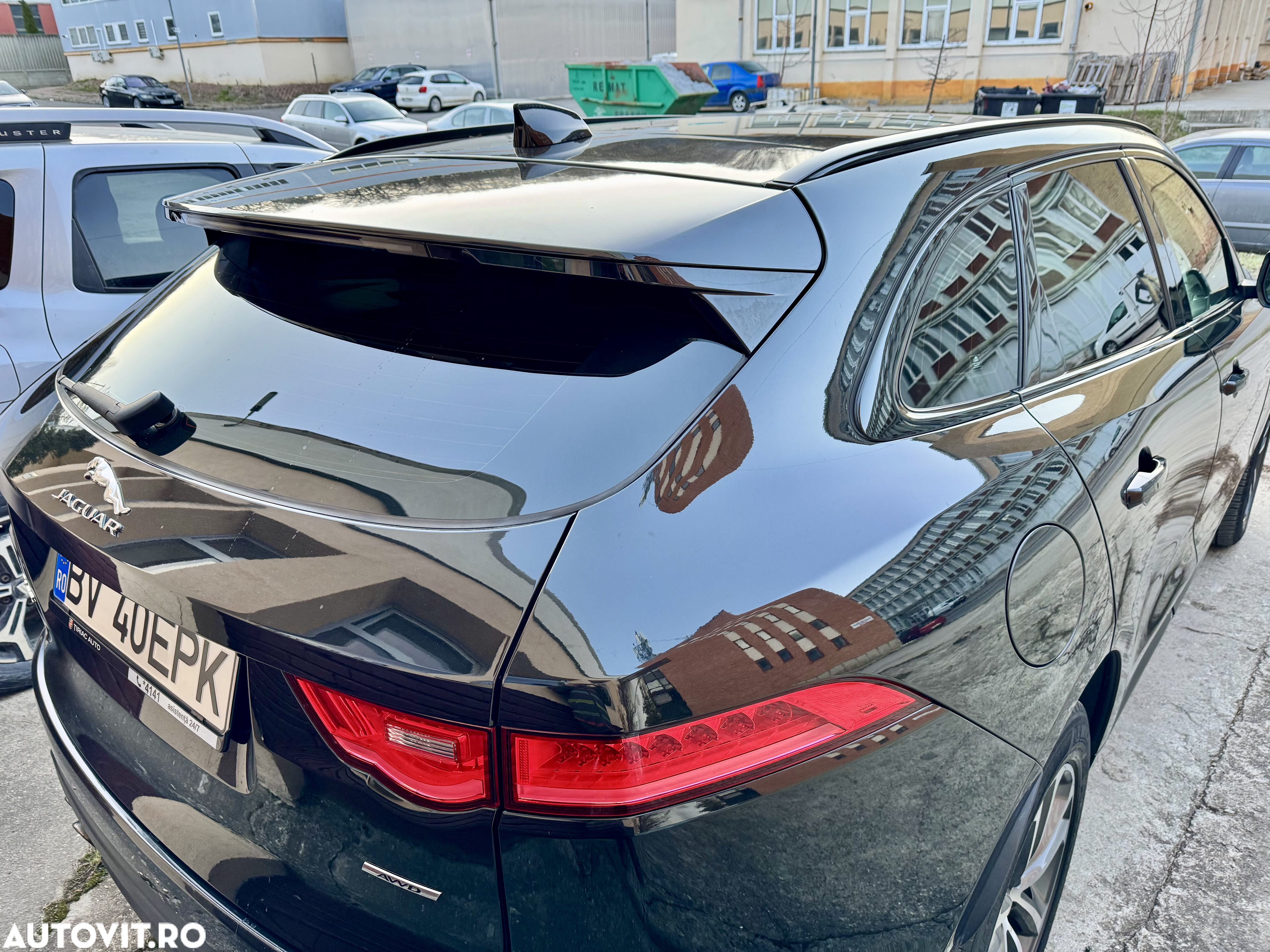 Jaguar F-Pace 20d AWD R-Sport - 32