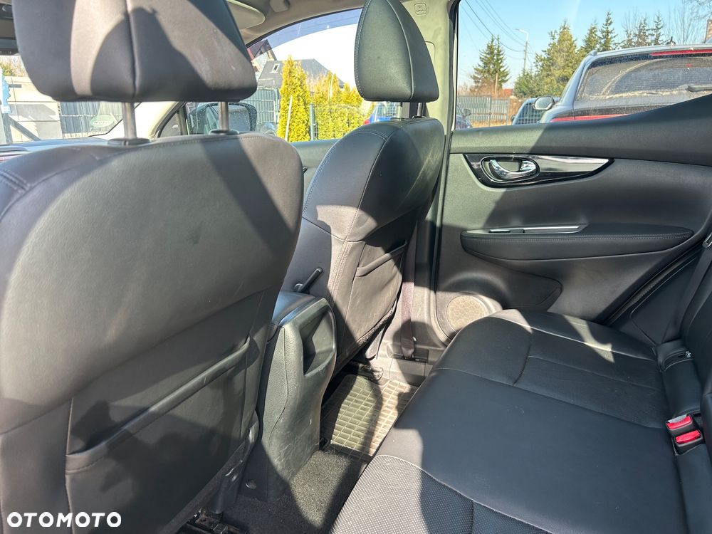 Nissan Qashqai 1.6 DCi Xtronic TEKNA - 23