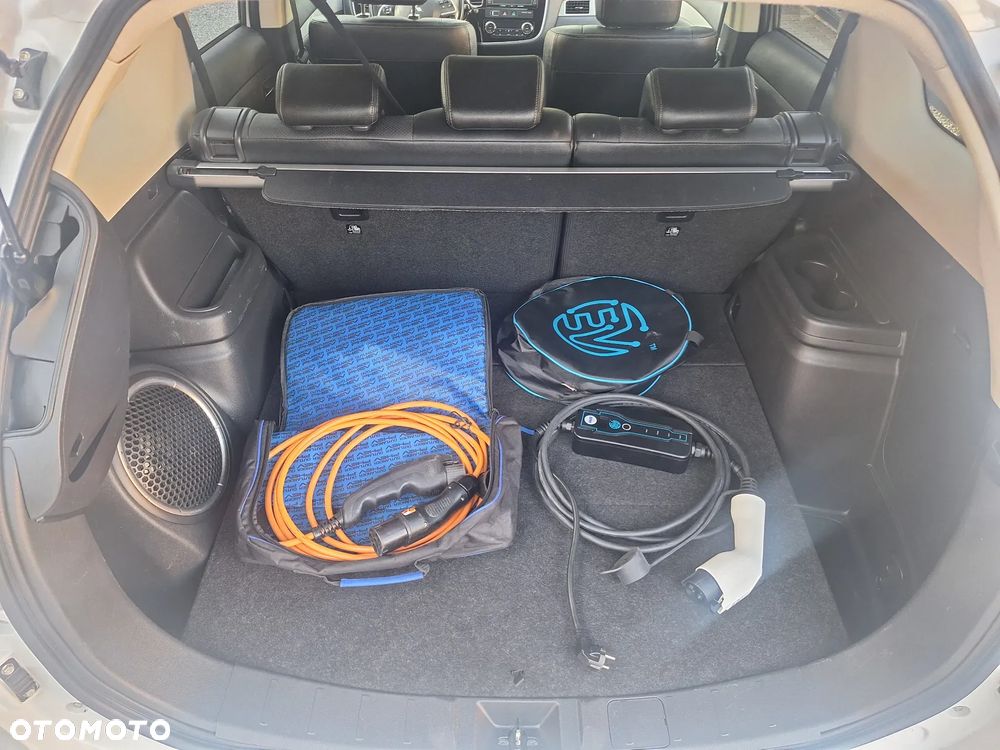 Mitsubishi Outlander 2.0 4WD Plug-In Hybrid - 9