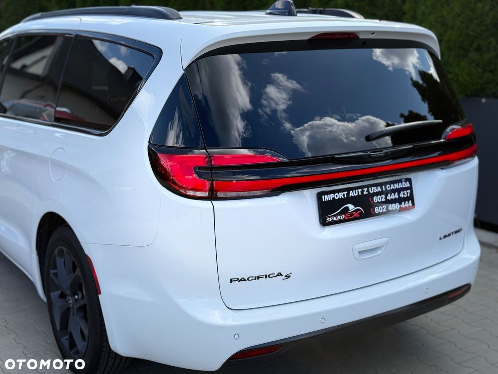 Chrysler Pacifica - 8