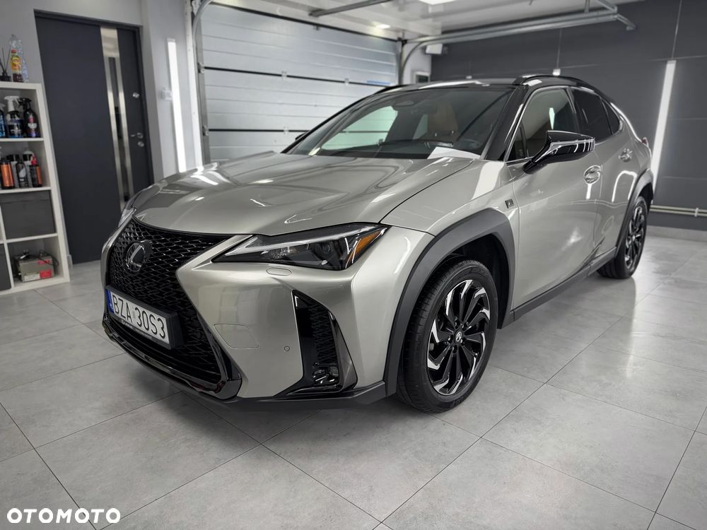 Lexus UX 300h F Sport Design - 5