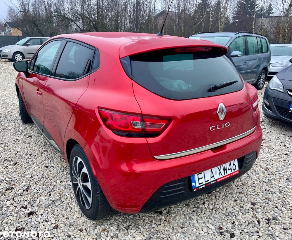 Renault Clio 1.2 16V 75 Luxe - 6