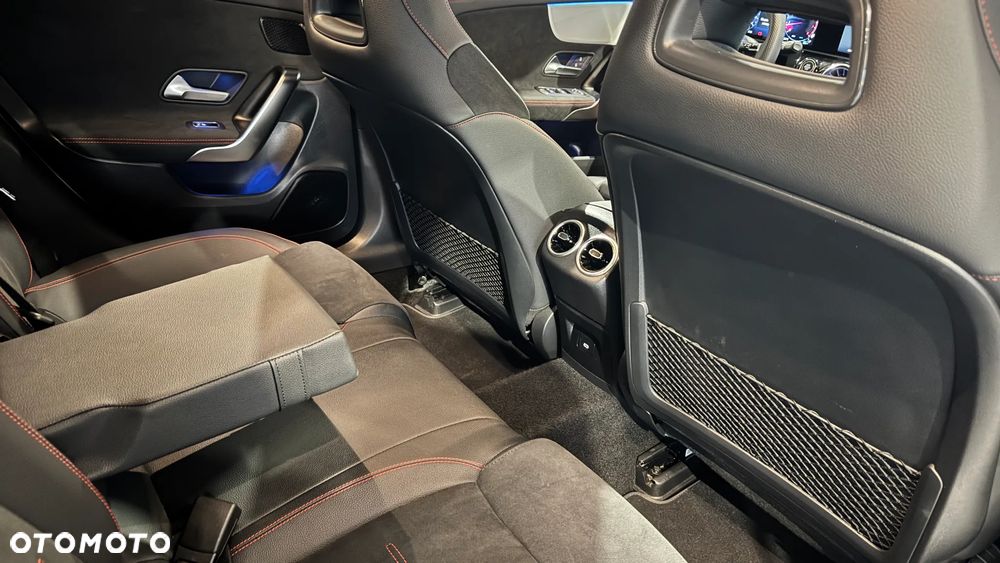 Mercedes-Benz CLA 200 AMG Line 7G-DCT - 31