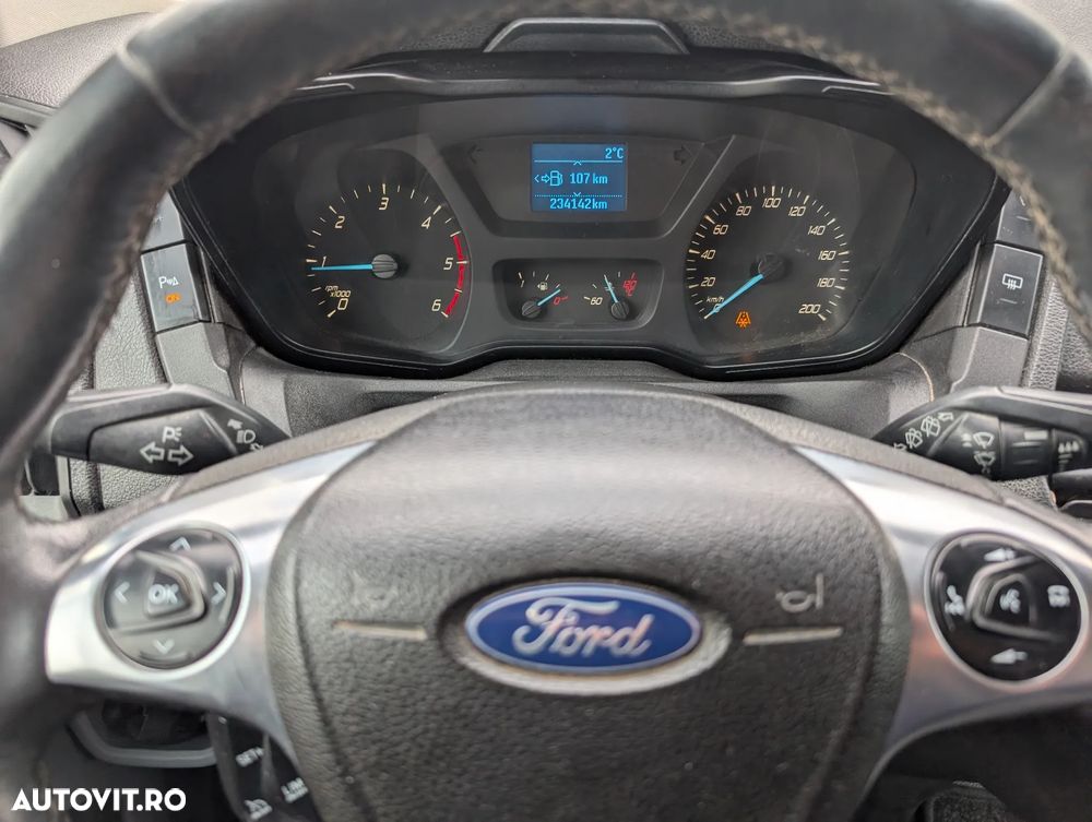 Ford Transit - 12