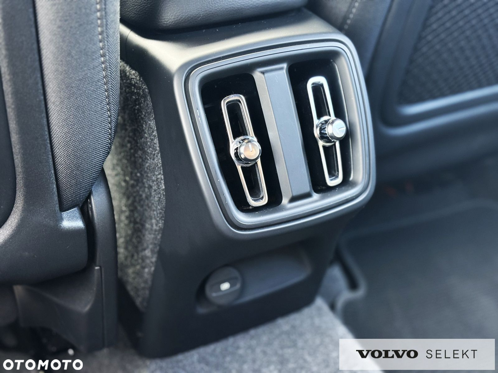 Volvo XC 40 - 22