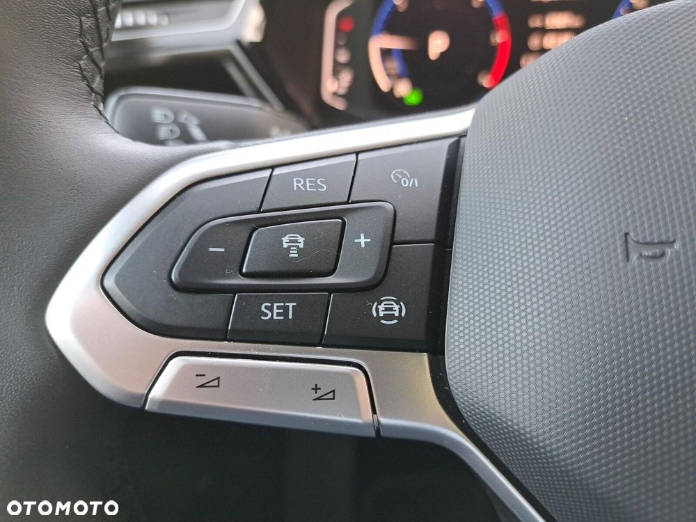 Volkswagen Touran - 31