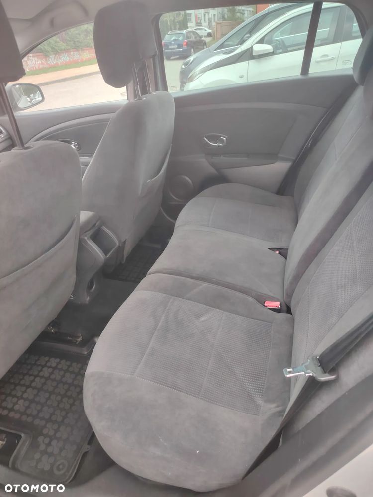 Renault Megane 1.5 dCi Energy Limited EU6 - 13