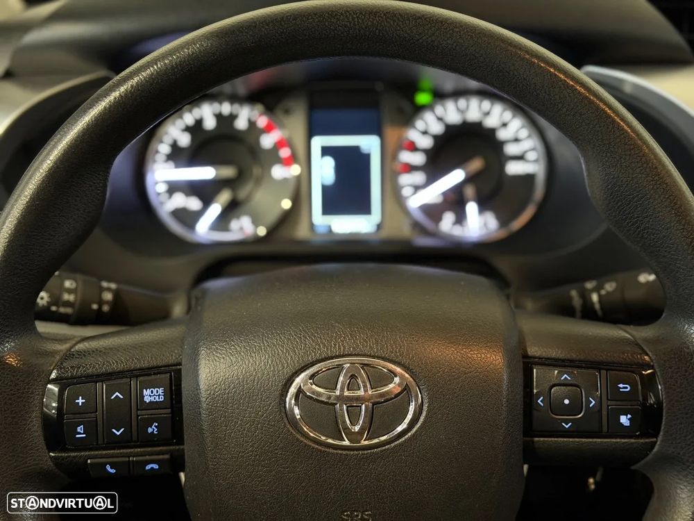 Toyota Hilux 2.4 D-4D CD 5L - 13