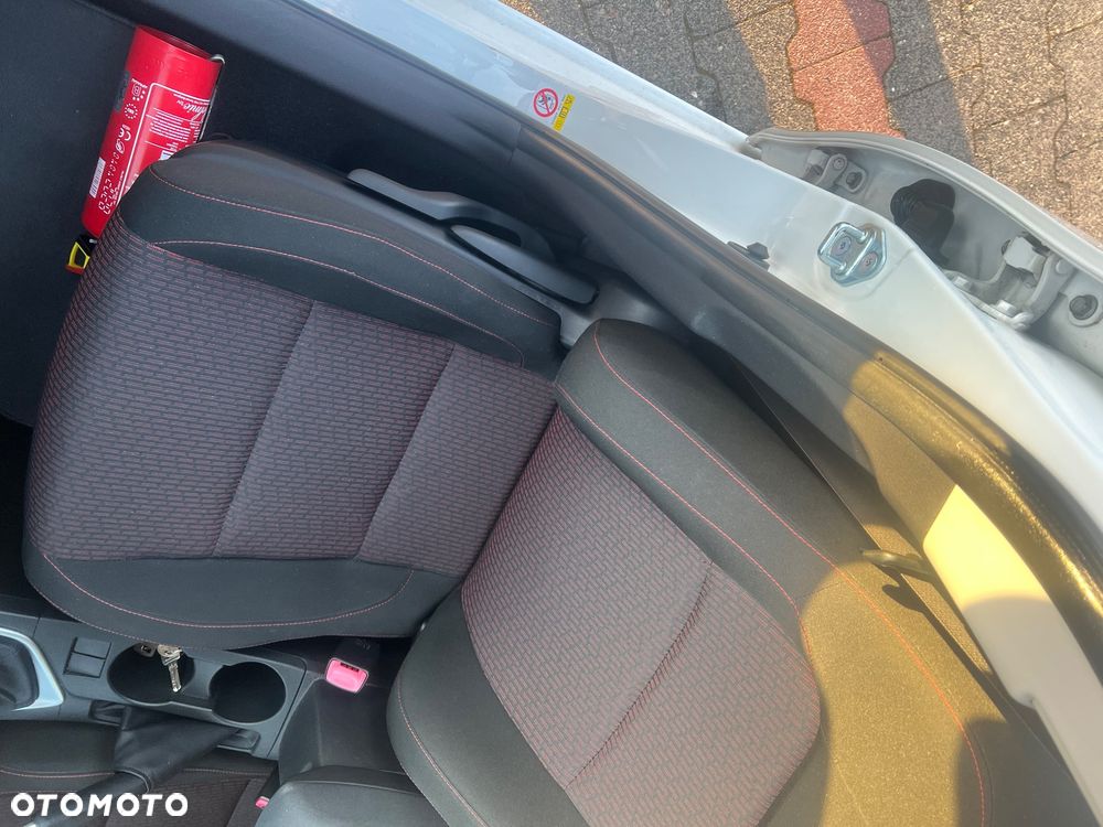 Toyota Auris 1.4 D-4D Premium EU5 - 21