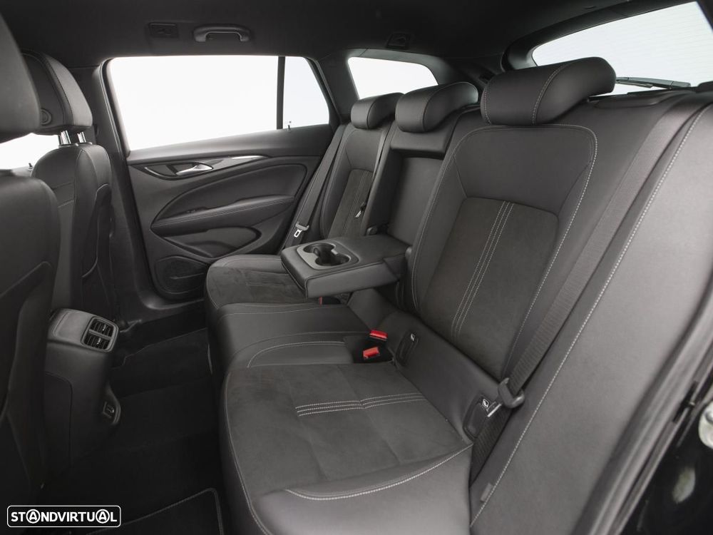 Opel Insignia Sports Tourer - 10