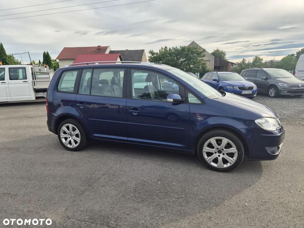 Volkswagen Touran 1.9 TDI Highline - 3