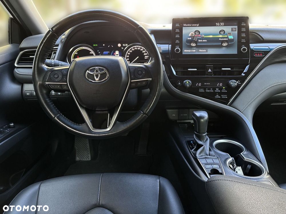 Toyota Camry 2.5 Hybrid Executive CVT - 16