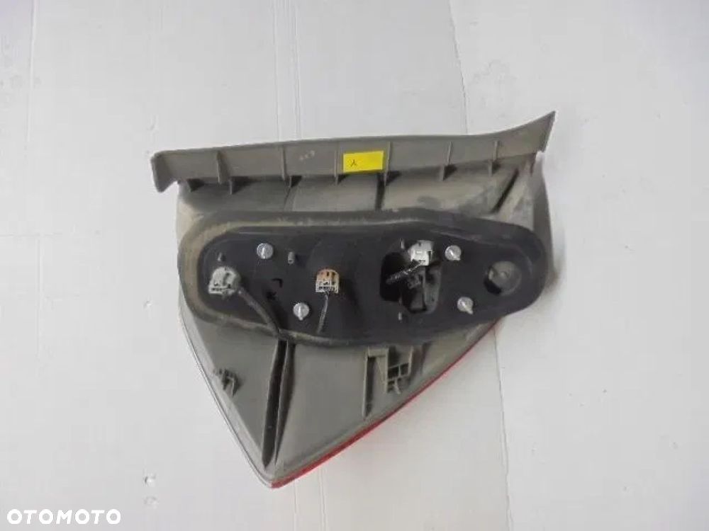 HONDA FR-V LAMPA TYŁ PRAWA - 3