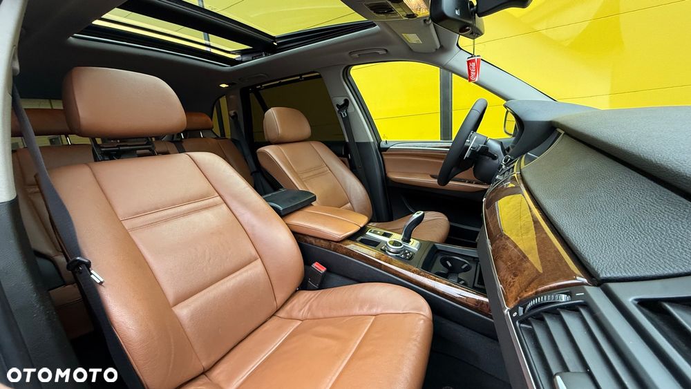 BMW X5 4.8i xDrive - 15