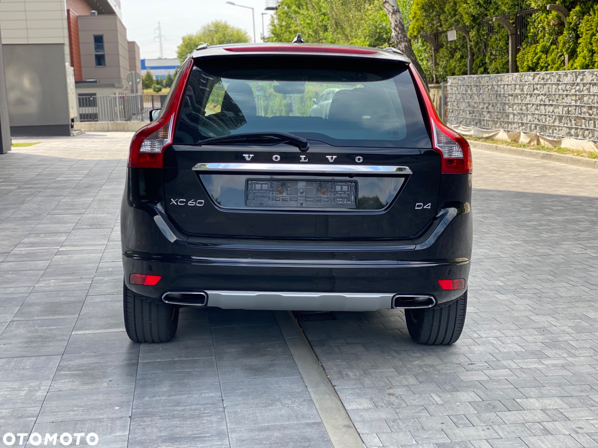 Volvo XC 60 D4 Momentum Pro - 33