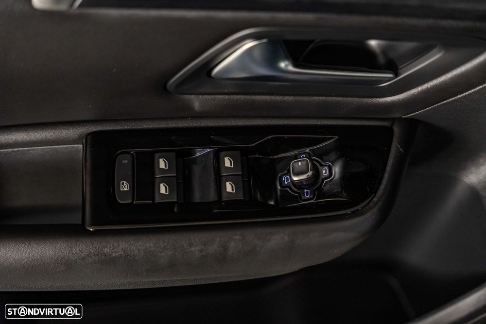 Citroën C5 X 1.6 Hybrid Shine e-EAT8 - 21