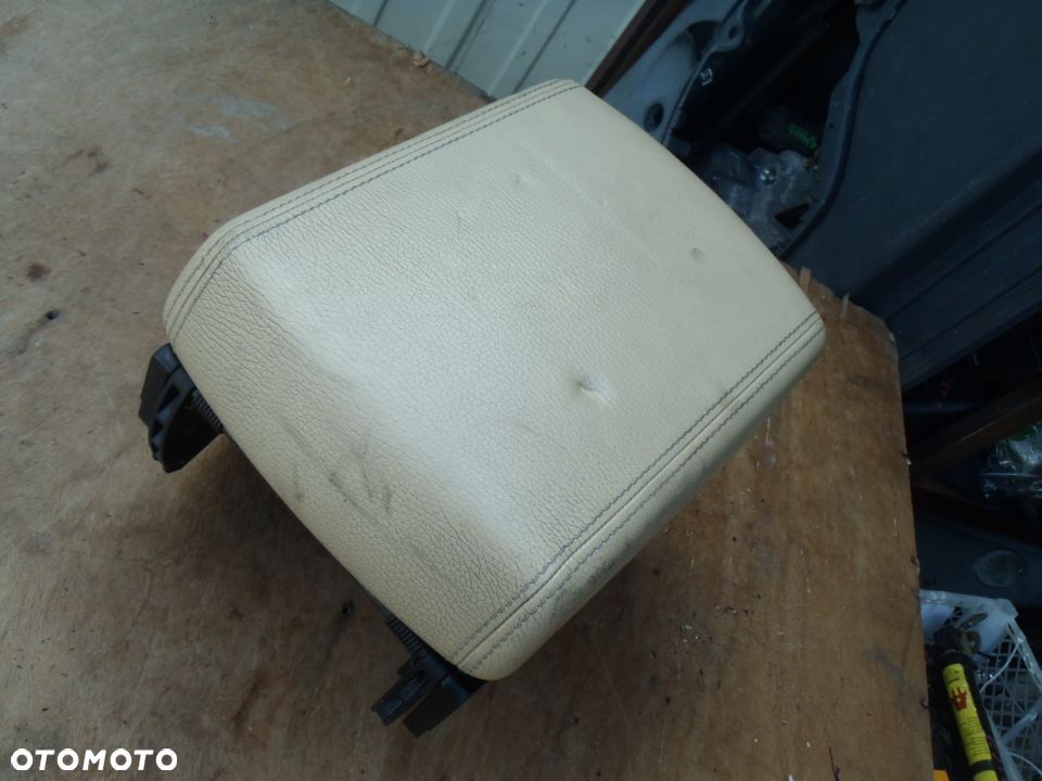 podłokietnik vw touareg dużo części do vw - 2