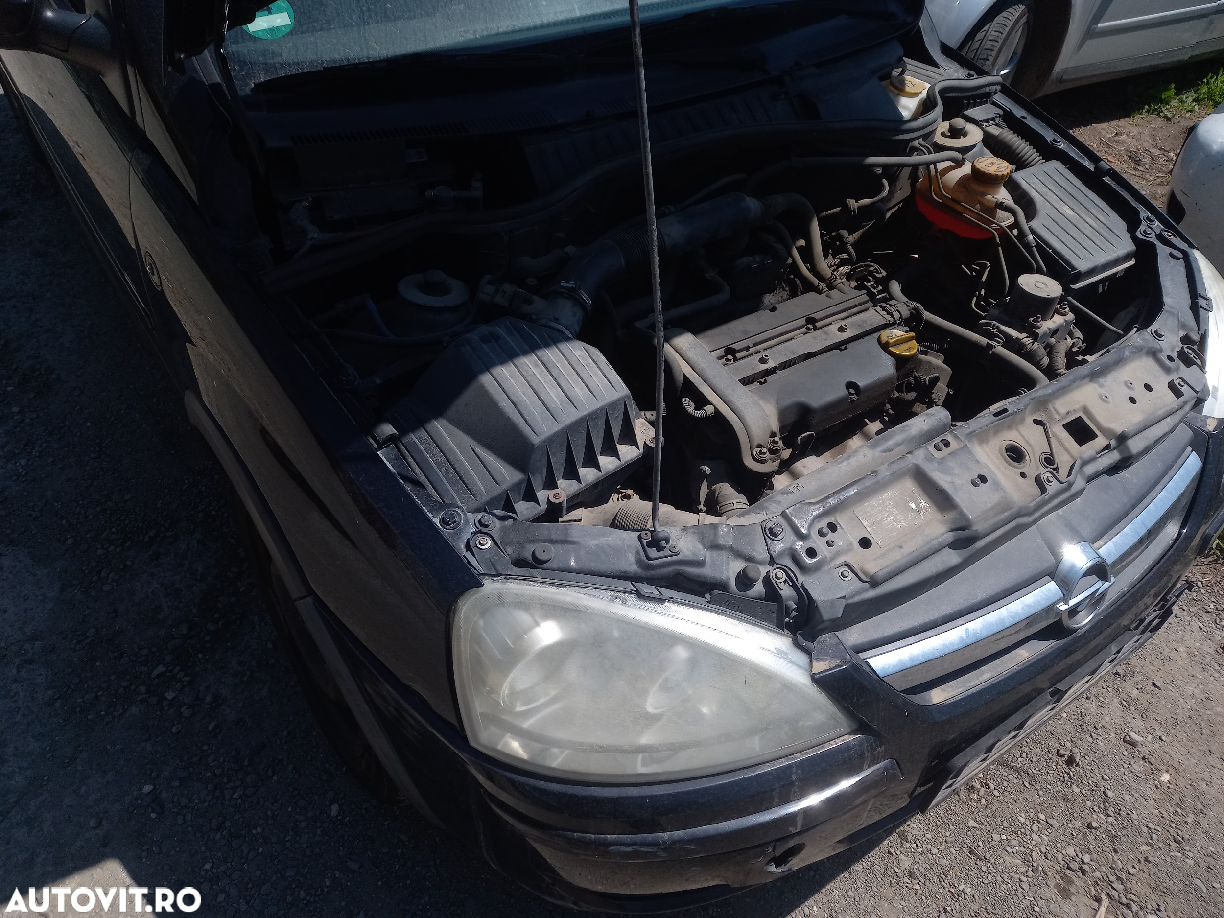 Dezmembrari  Opel CORSA C  2000  > 2009 1.2 Twinport Benzina - 2