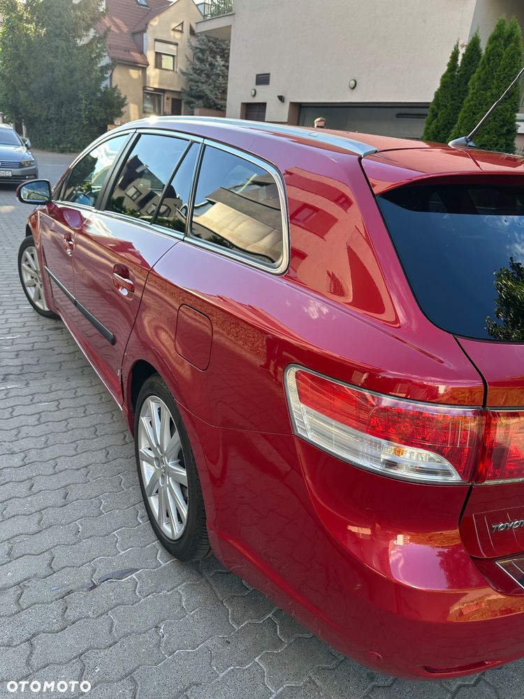 Toyota Avensis 2.0 Premium - 11