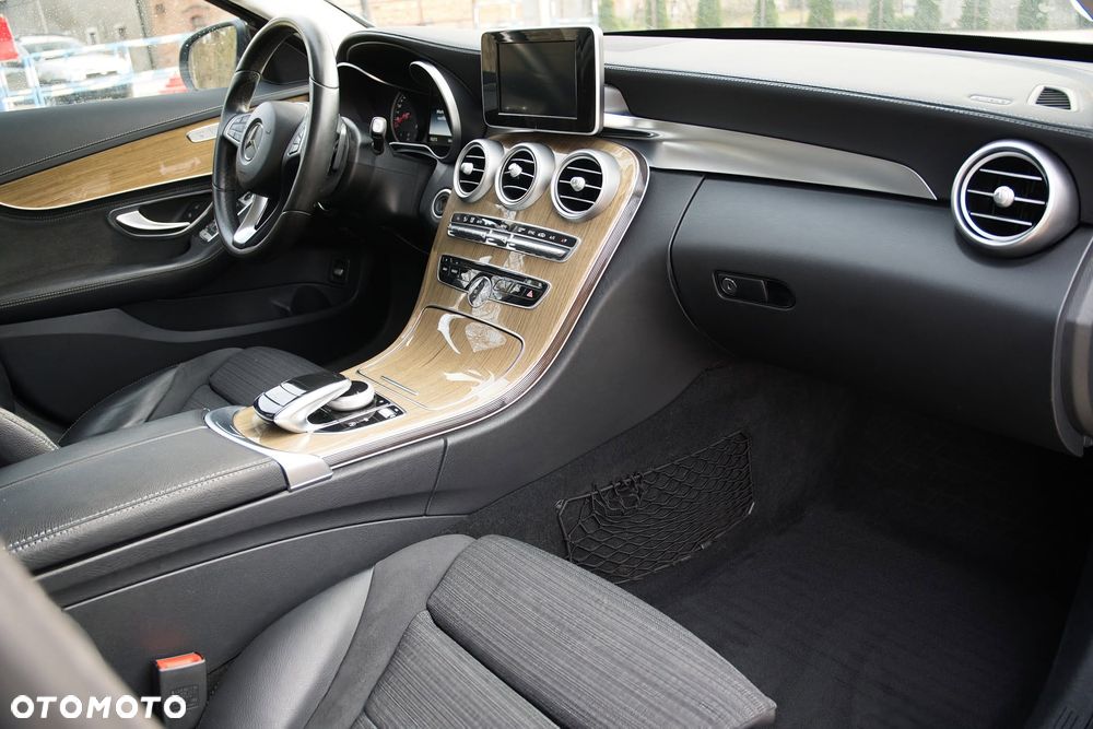 Mercedes-Benz Klasa C 180 7G-TRONIC Exclusive - 12