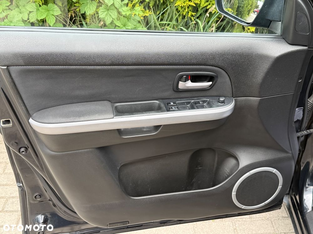 Suzuki Grand Vitara 2.0 Club - 8