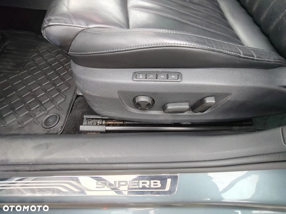 Skoda Superb 2.0 TDI DSG Style - 23