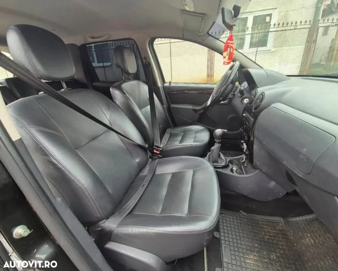 Dacia Duster 1.6 4x4 - 11