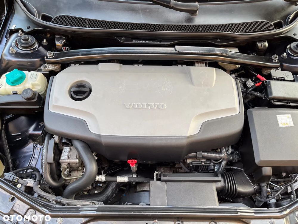 Volvo S60 2.4D Momentum - 32