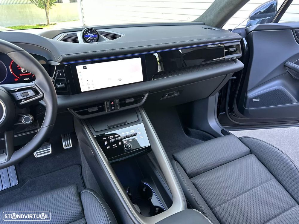 Porsche Macan Electric Turbo - 34