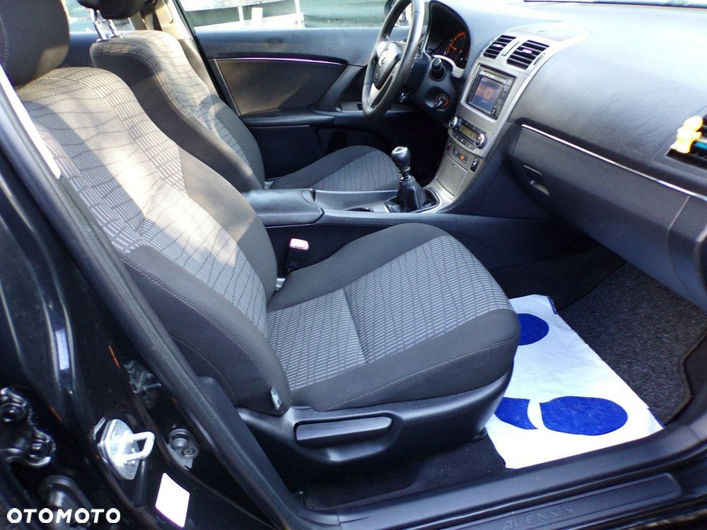 Toyota Avensis - 26