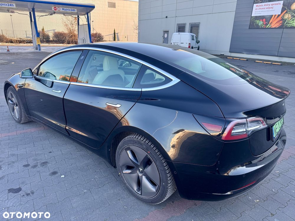Tesla Model 3 - 7