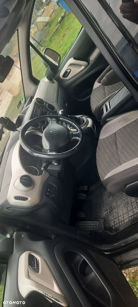 Peugeot Partner HDi FAP 115 Family - 8