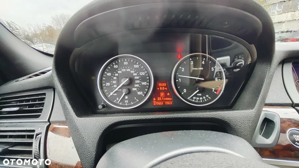 BMW X5 xDrive50i - 36