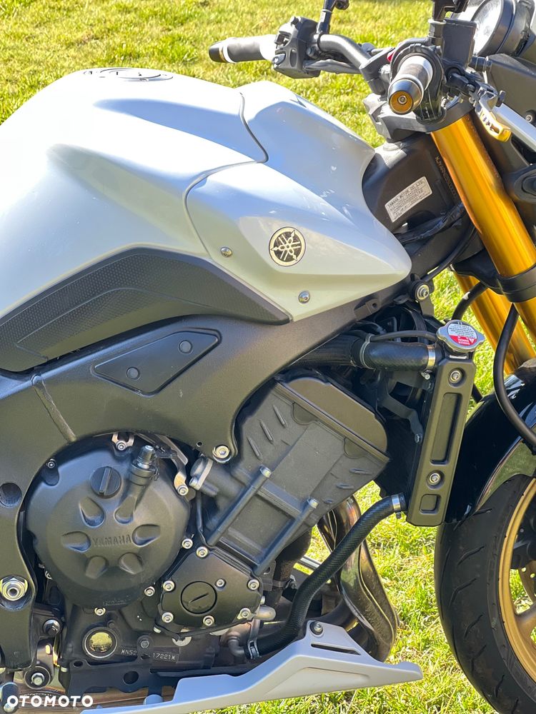 Yamaha FZ8 - 13