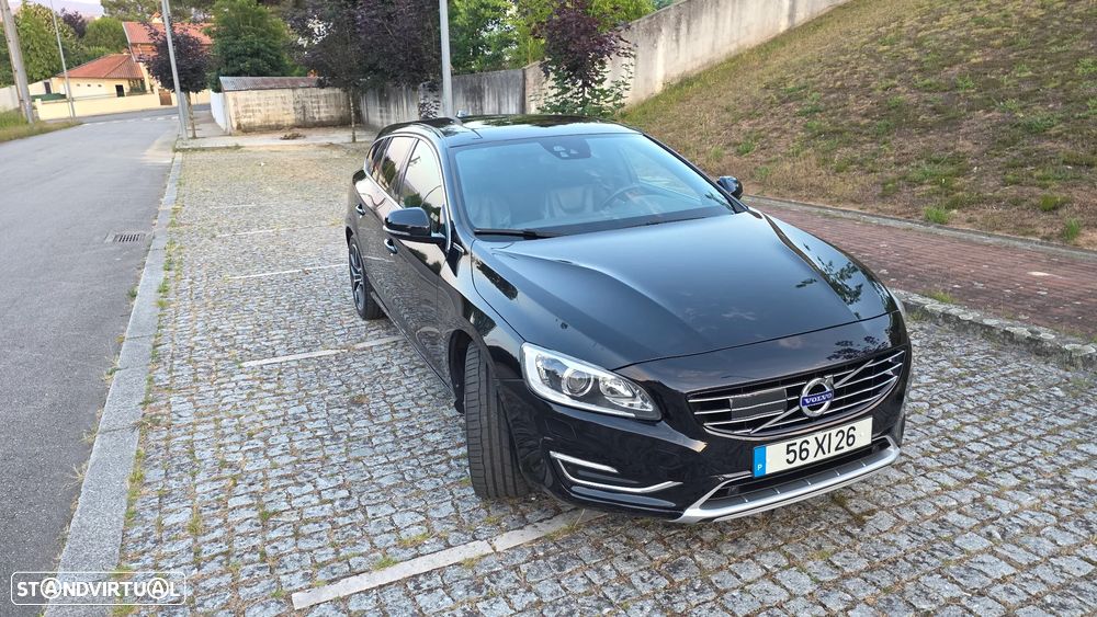 Volvo V60 D6 Plug-In-Hybrid AWD Geartronic Summum - 3