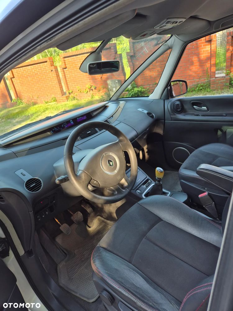 Renault Espace 2.0 dCi Dynamique - 11