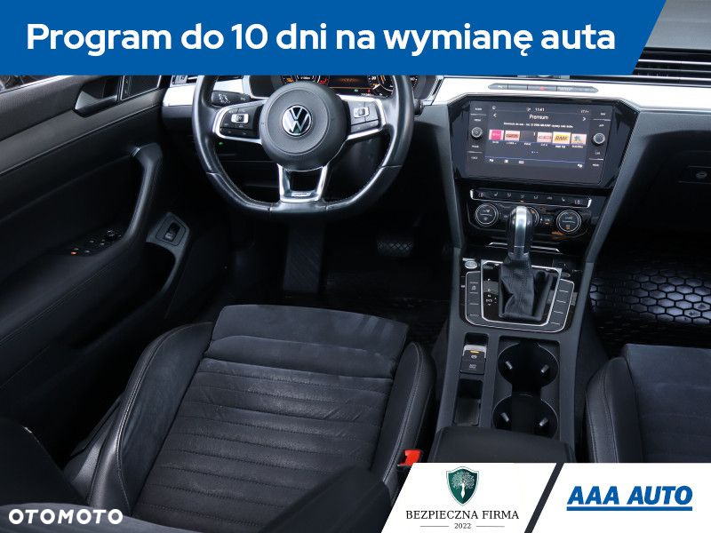 Volkswagen Passat - 8