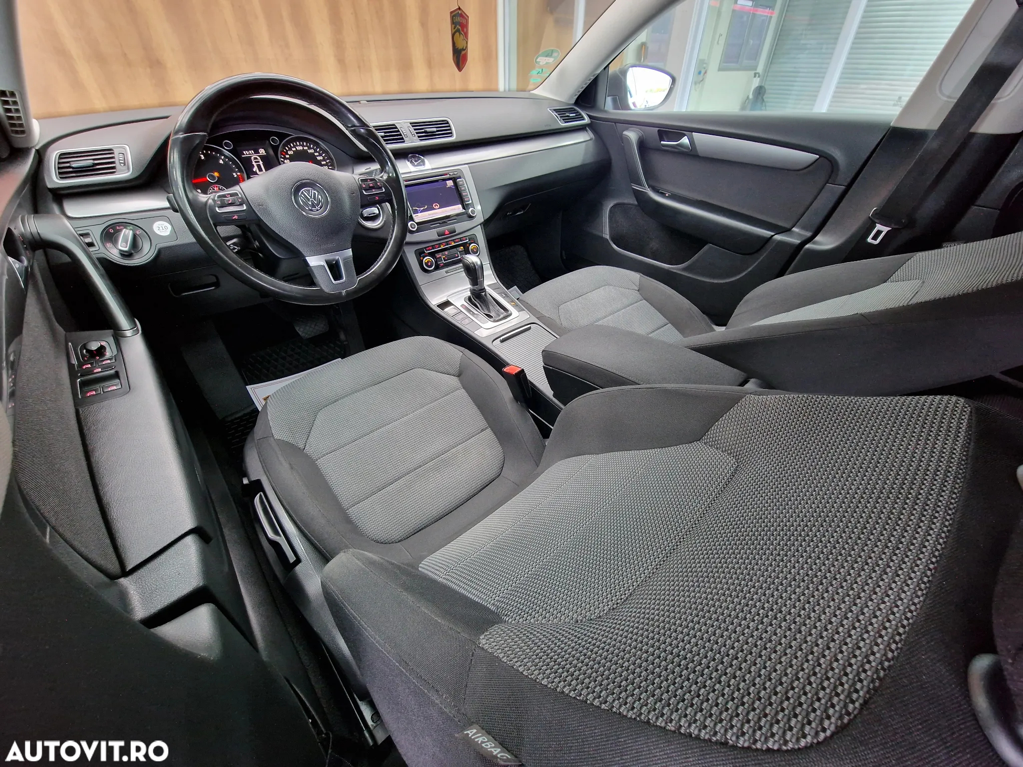 Volkswagen Passat - 15
